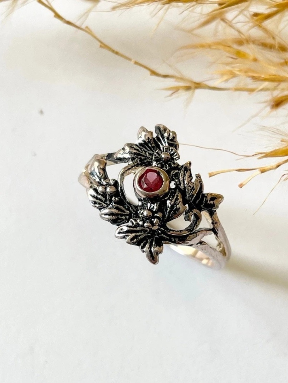 925 Sterling Silver Natural Garnet Floral Ring US: 7,8&9